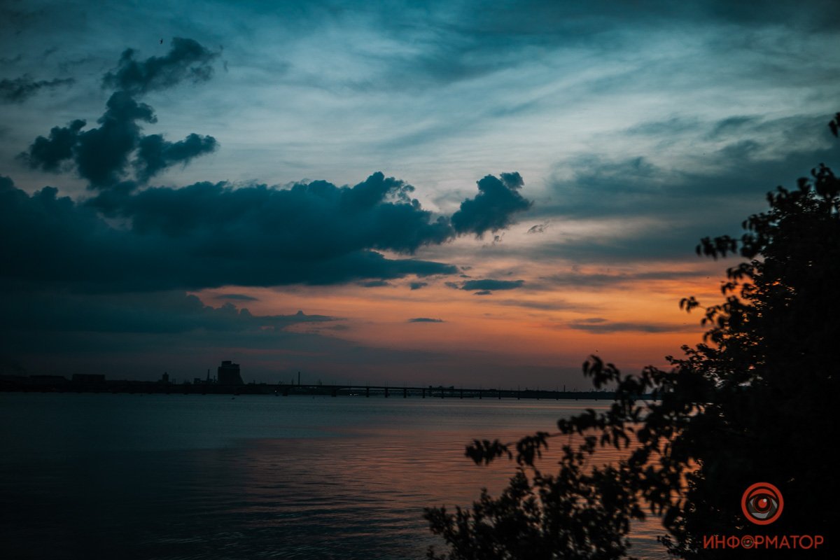 Ветер путается в листве Ветер путается в листве