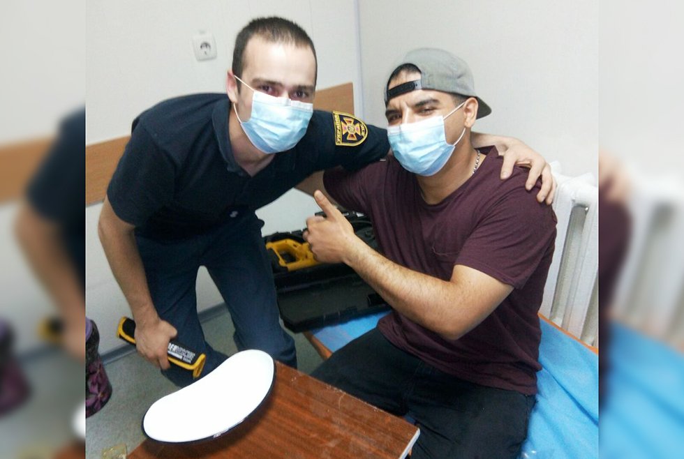 В Днепре мужчина не мог самостоятельно снять кольцо: пришлось вызывать спасателей 1