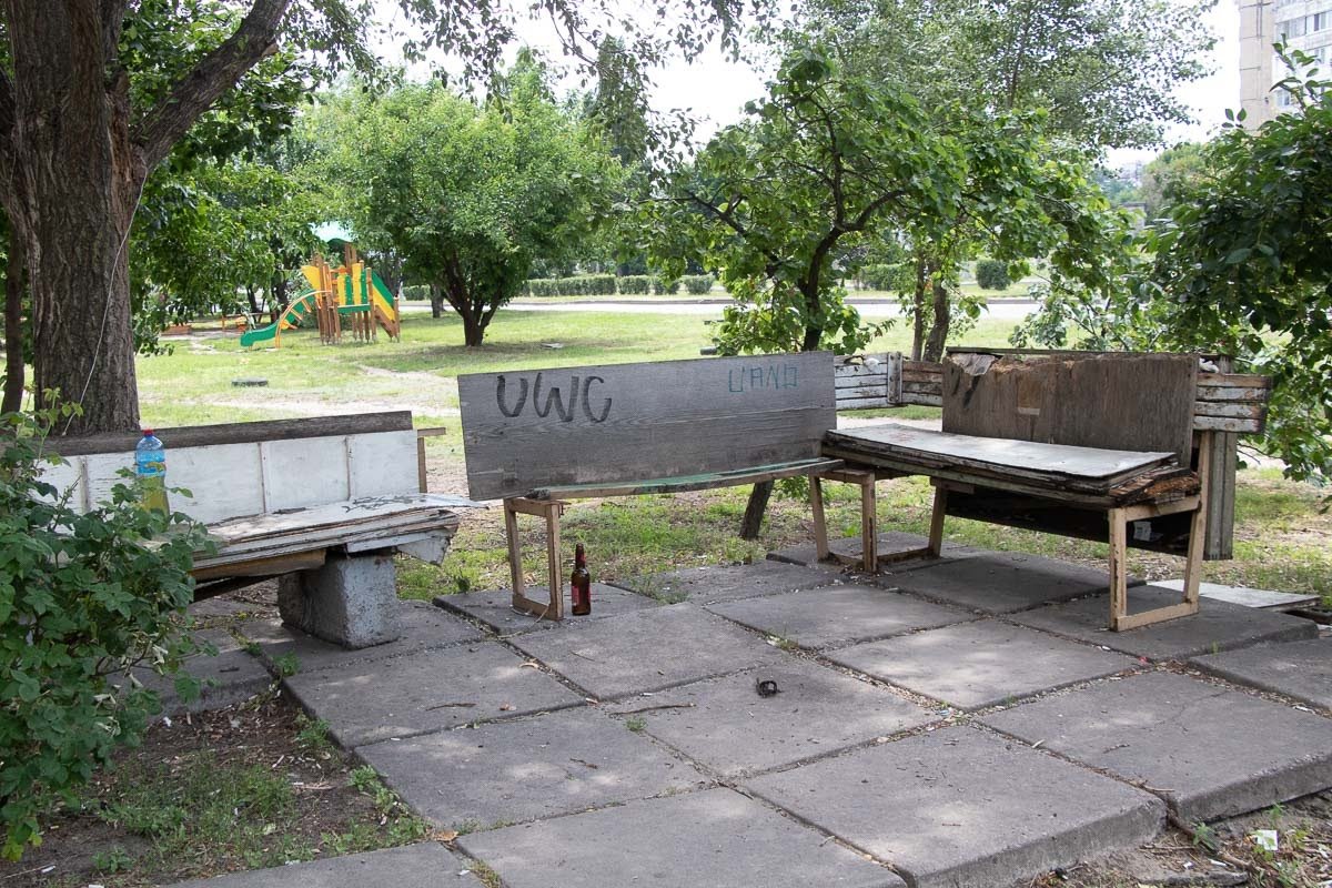 Лавочка на ул. Ю. Кондратюка, 11 Лавочка на ул. Ю. Кондратюка, 11