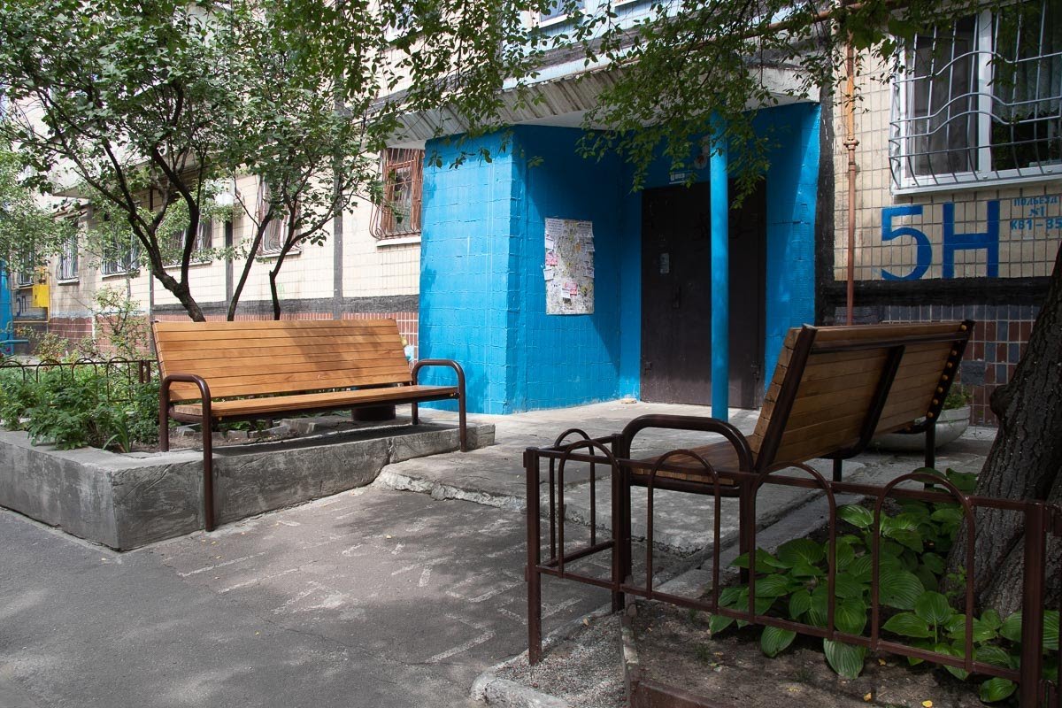 Новые лавочки-2020 от неизвестного добродетеля на ж/м Покровский-5 Новые лавочки-2020 от неизвестного добродетеля на ж/м Покровский-5