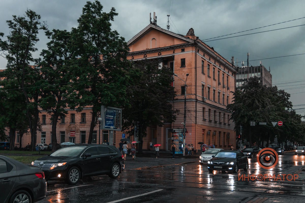 По Днепру вновь прошелся летний дождь: непогода в фото 5