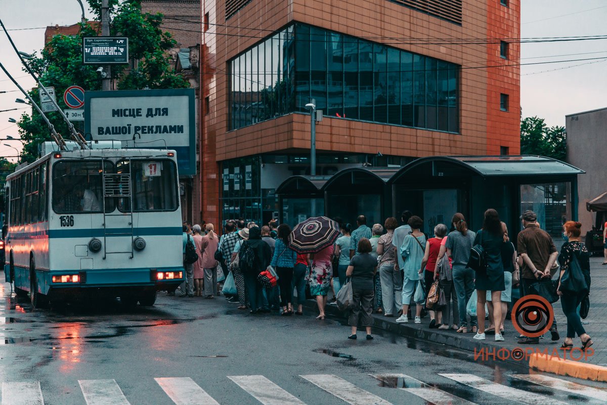 По Днепру вновь прошелся летний дождь: непогода в фото 20