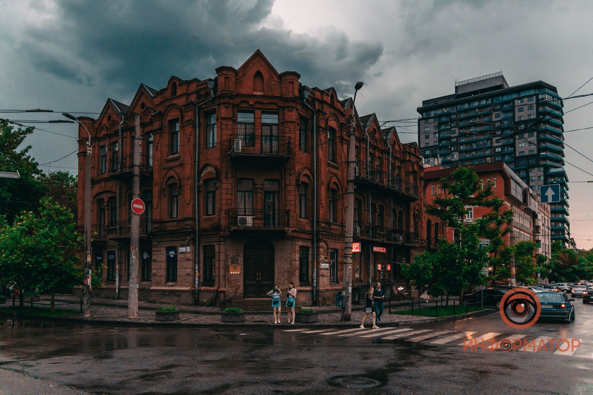 По Днепру вновь прошелся летний дождь: непогода в фото 22