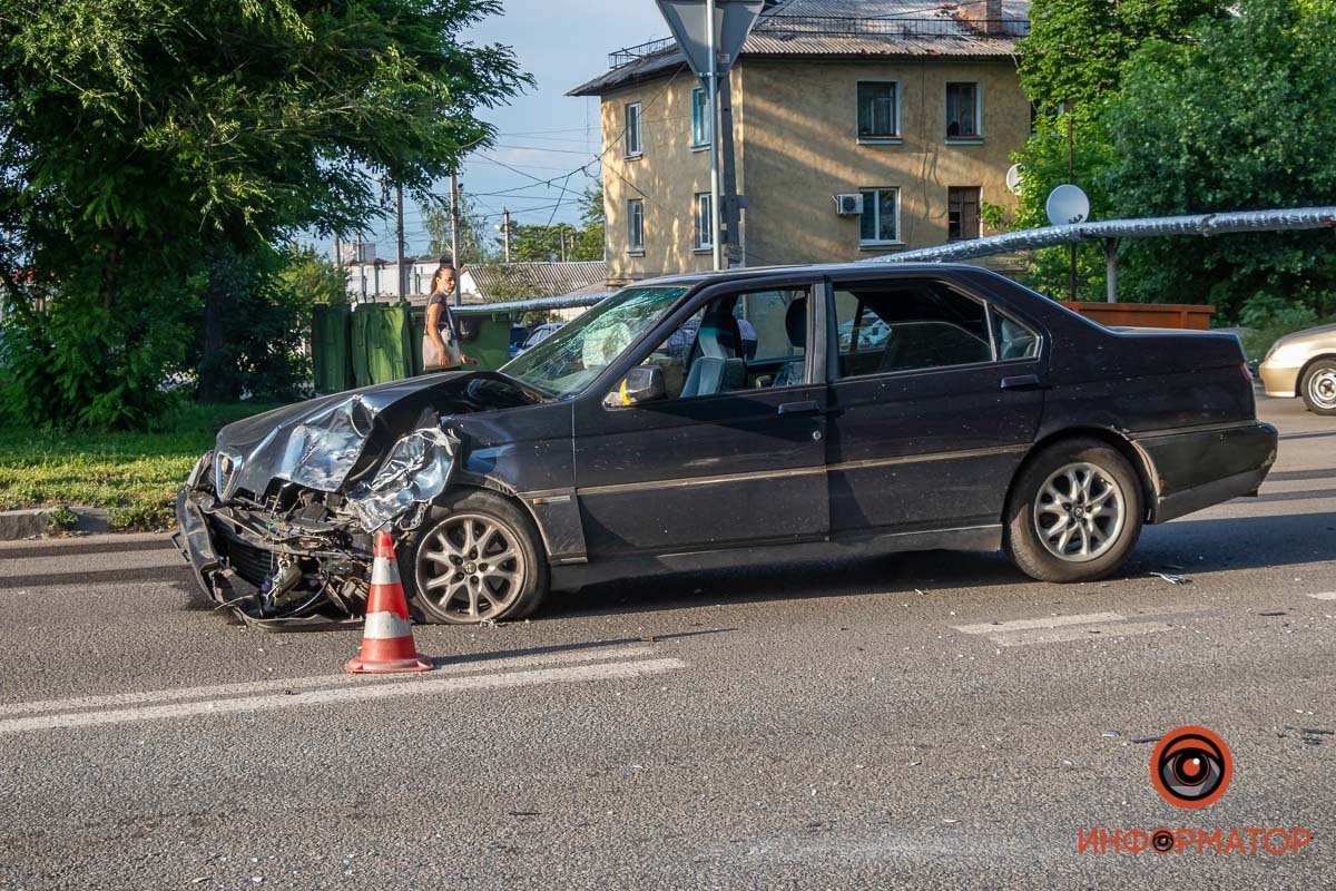 Alfa Romeo двигалась по Криворожской Alfa Romeo двигалась по Криворожской