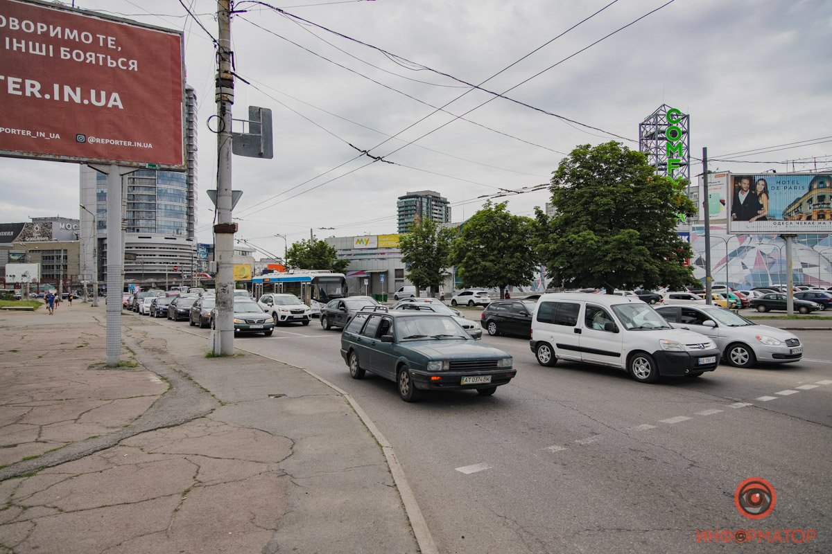 Центр Днепра застрял в пробках 4