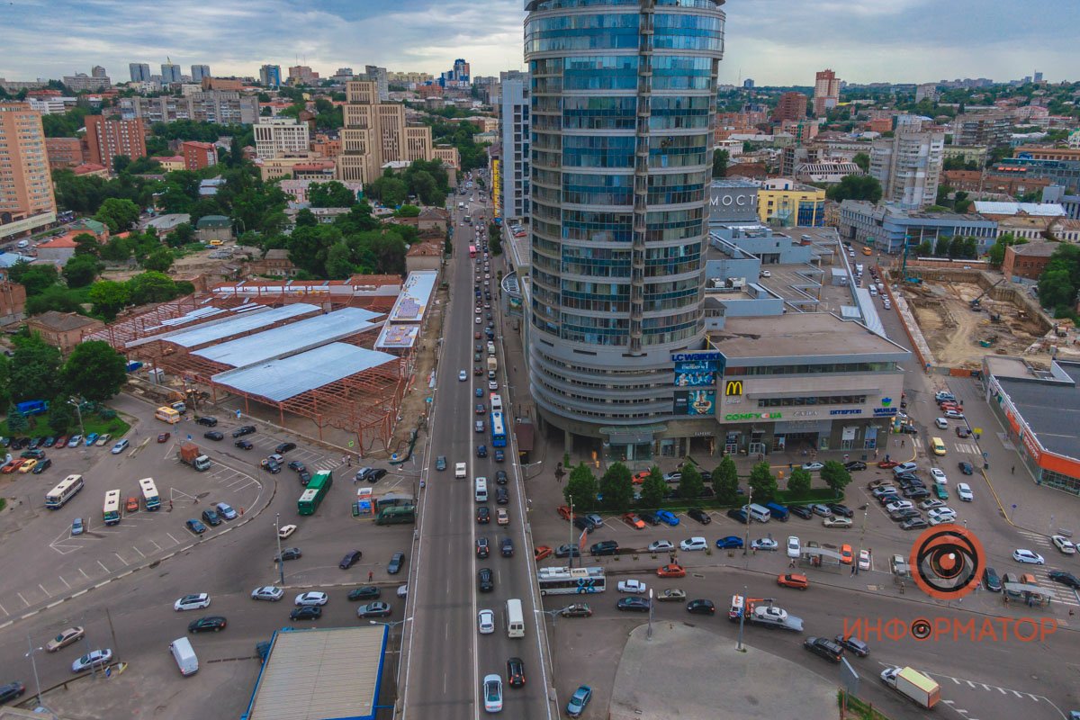 Центр Днепра застрял в пробках 7