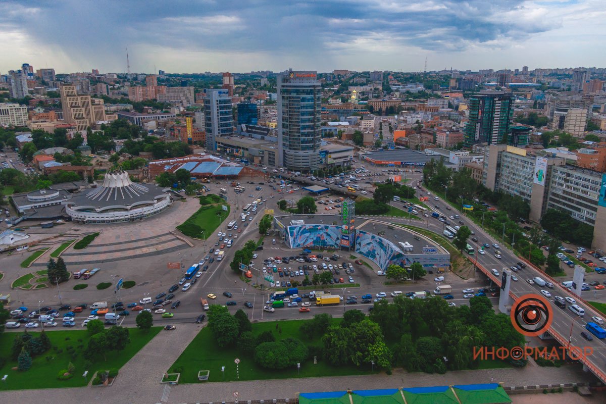 Центр Днепра застрял в пробках 8