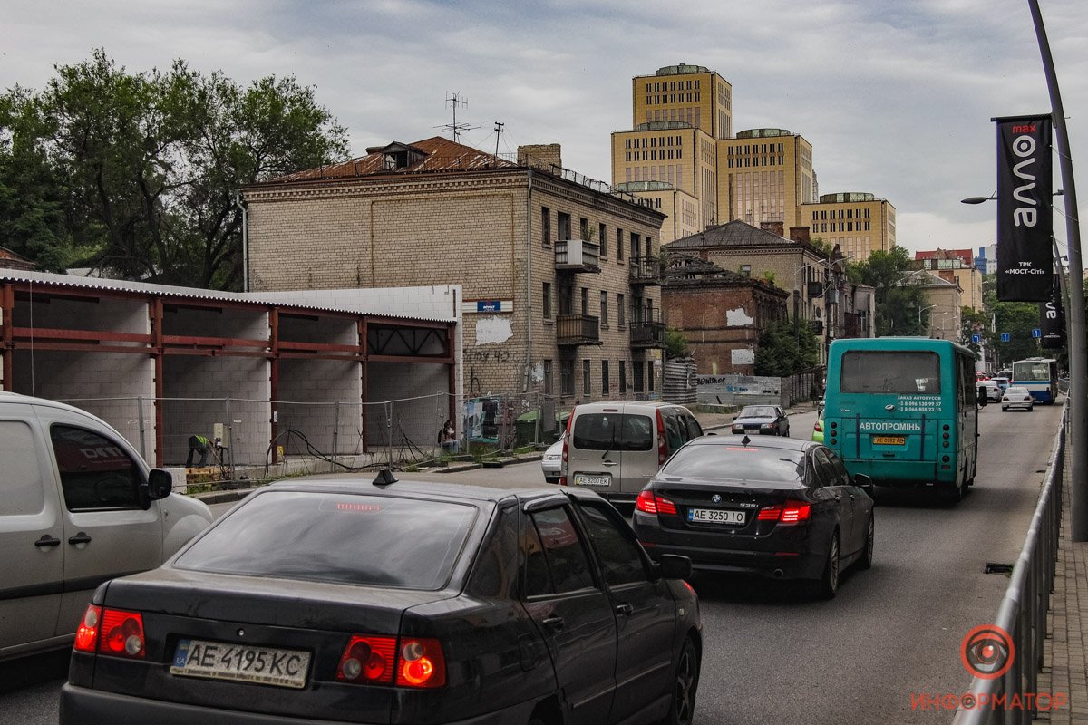 Центр Днепра застрял в пробках 11