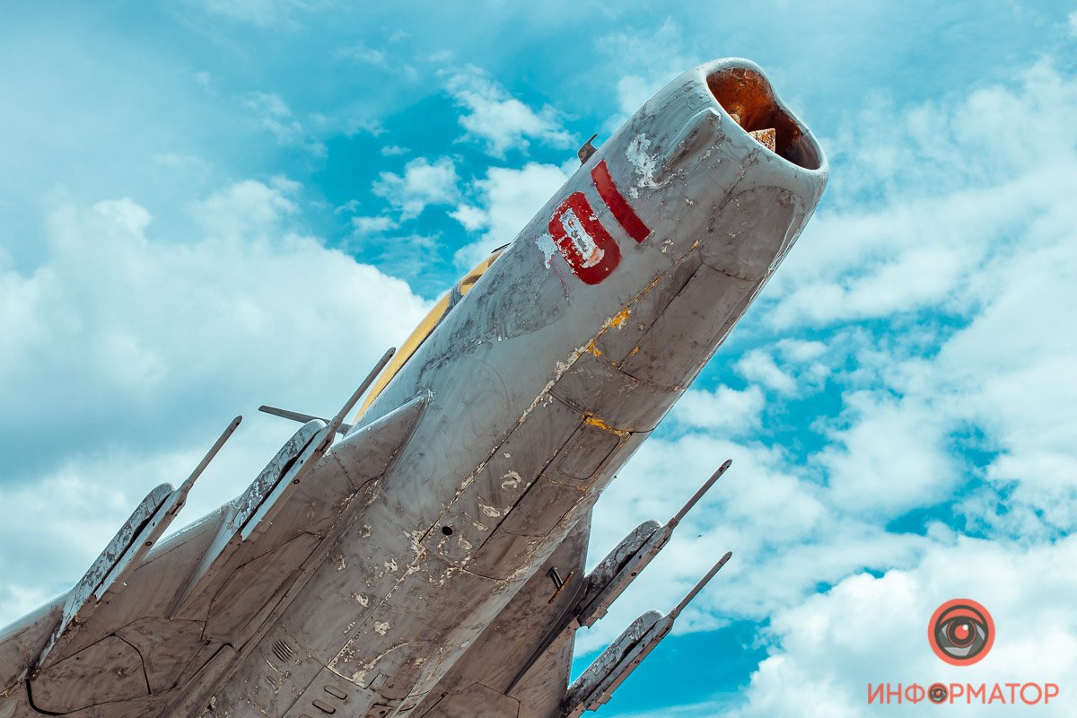 ожет изредка кто-то подкрашивал его опознавательные знаки ожет изредка кто-то подкрашивал его опознавательные знаки