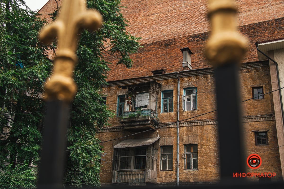 Днепр в закоулках: как выглядят центральные дворики города в летний день 3