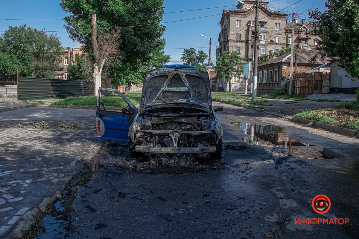 В Днепре на Светлова во время движения загорелся Volkswagen 1