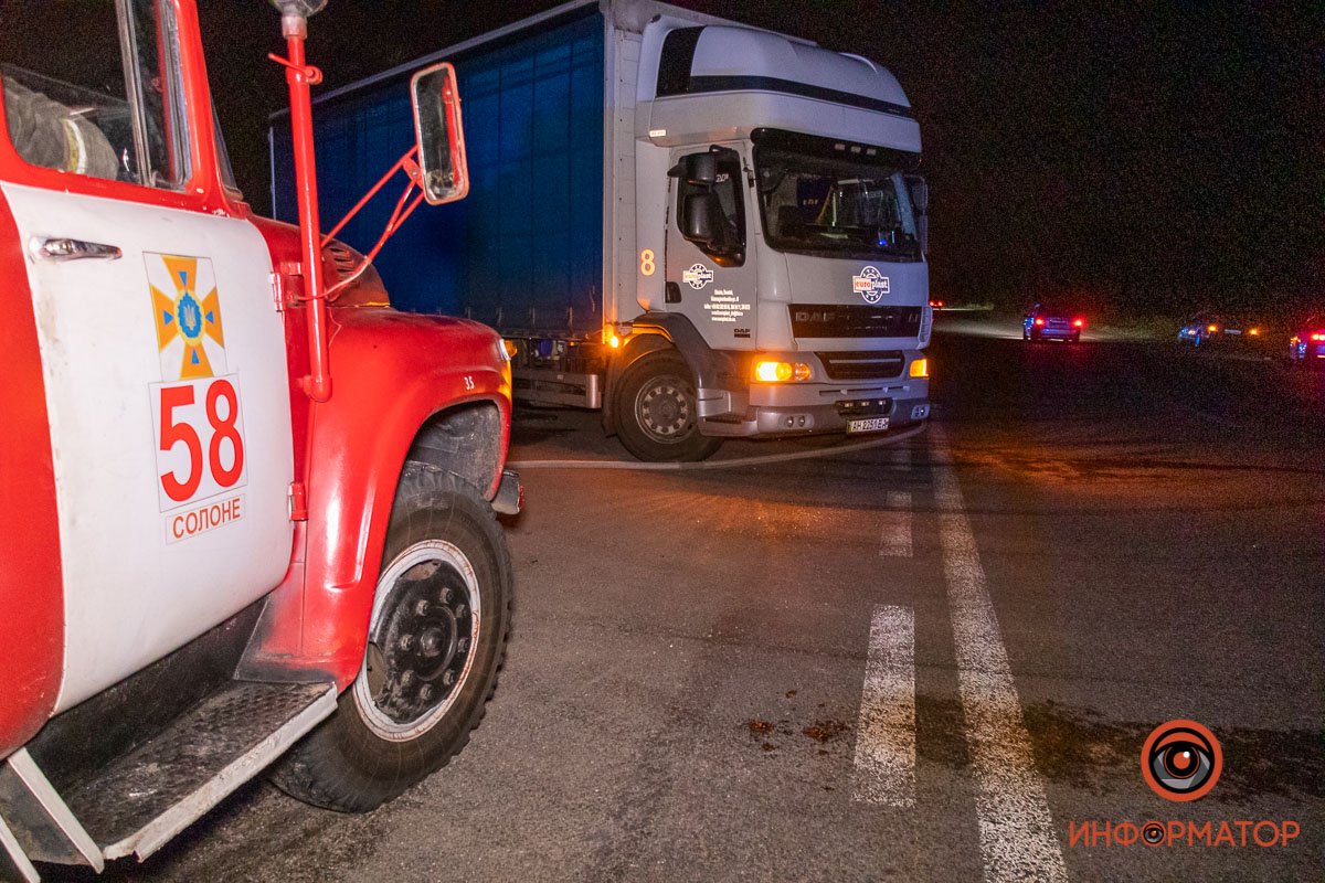 На месте работают полицейские и спасатели