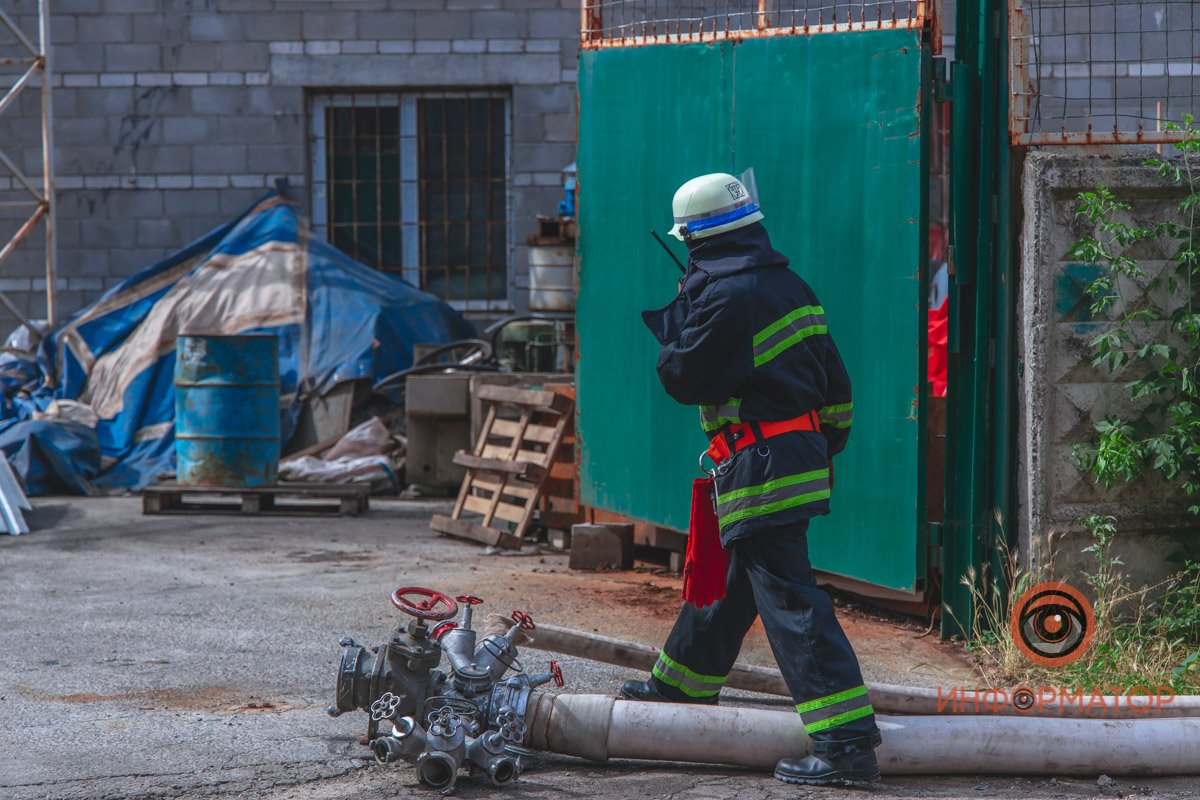 На месте работали дежурные караулы 19-й и 5-й пожарно-спасательных частей