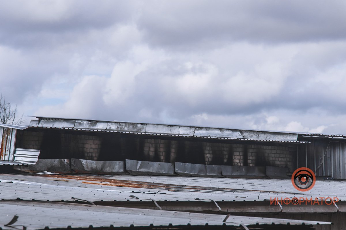 На борьбу с огнем у спасателей ушло примерно полтора часа