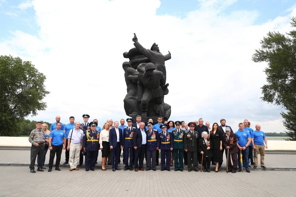 В Днепре презентовали документальный фильм «Священная», посвященный войне 1941-1945 годов 9