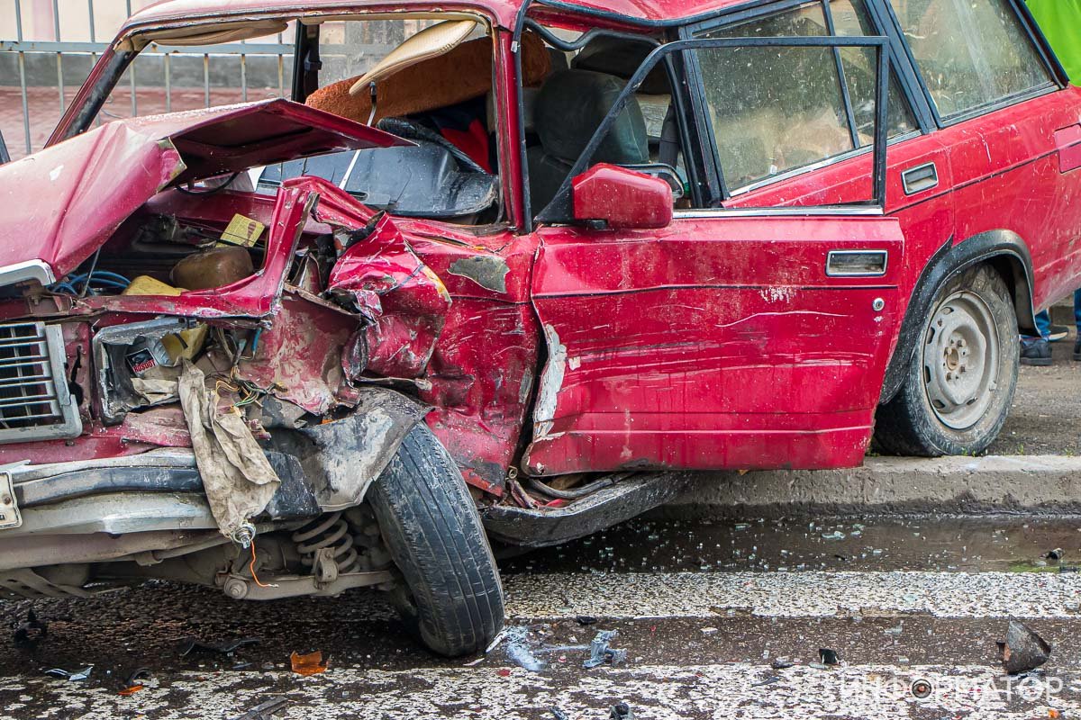 Повреждения ВАЗ-2104 Повреждения ВАЗ-2104