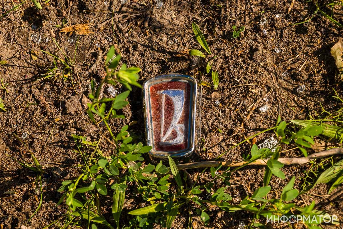 В легковушке был мужчина, его жена и сын