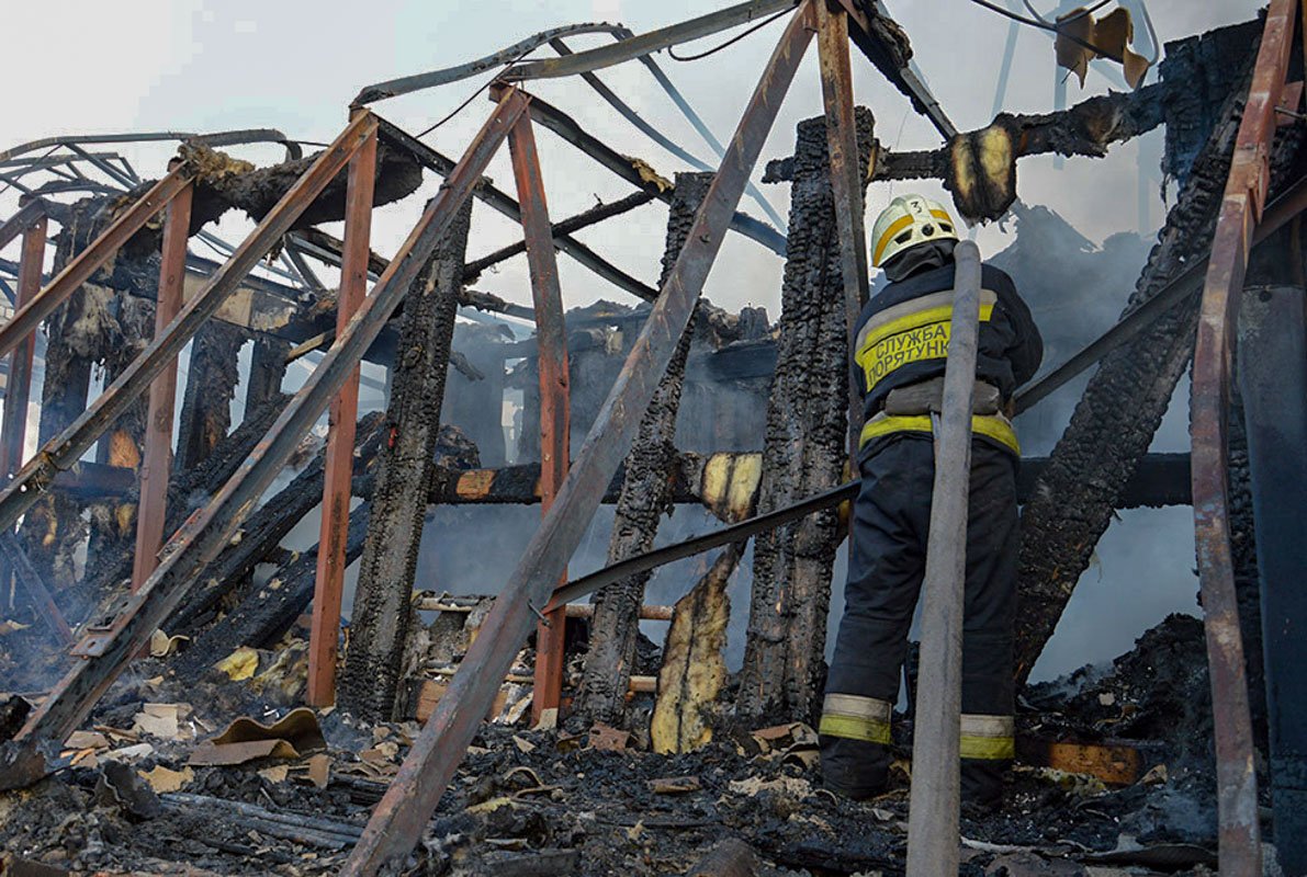 Общая площадь пожара составила 200 квадратных метров Общая площадь пожара составила 200 квадратных метров