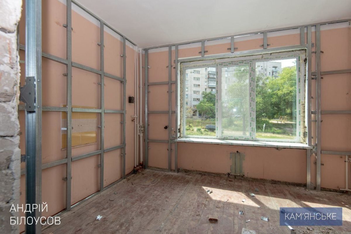 В Каменском продолжают активно ремонтировать отделения городских больниц 3