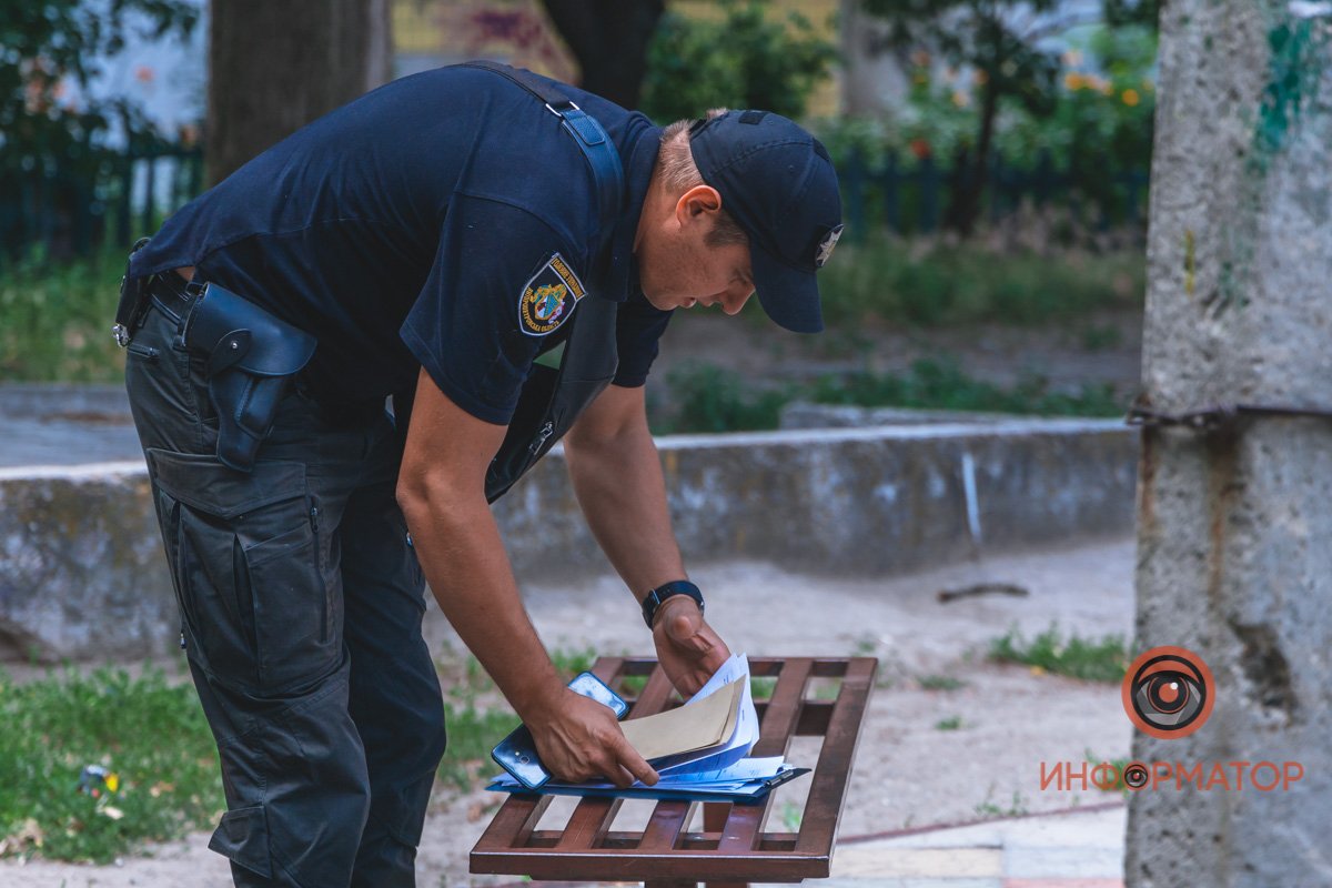 На место вызвали следственно-оперативную группу На место вызвали следственно-оперативную группу