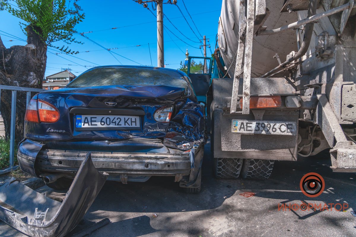 Он ударил Daewoo Lanos