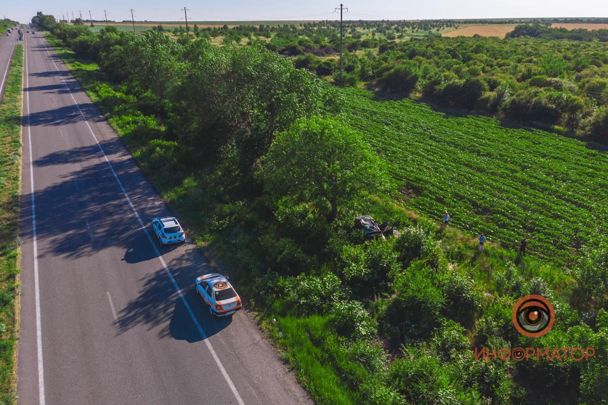 На место приехали патрульные, спасатели и медики На место приехали патрульные, спасатели и медики