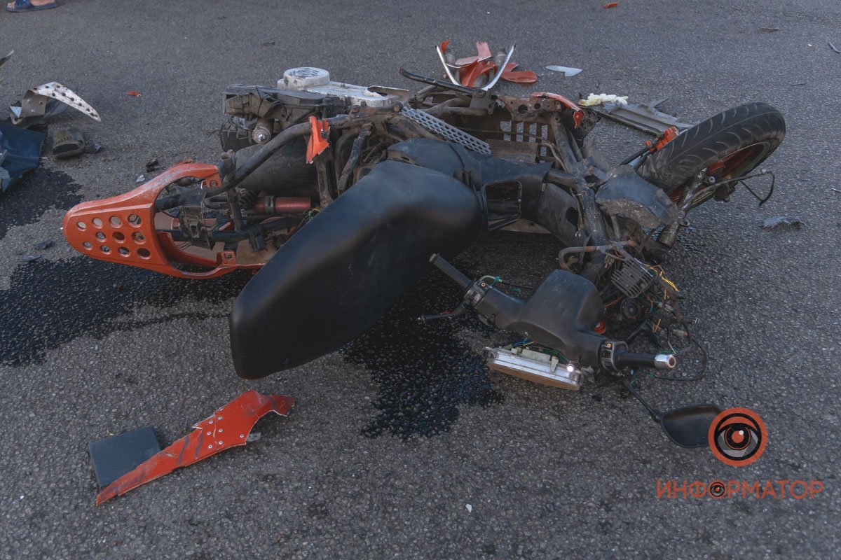 Мотоцикл получил сильные повреждения