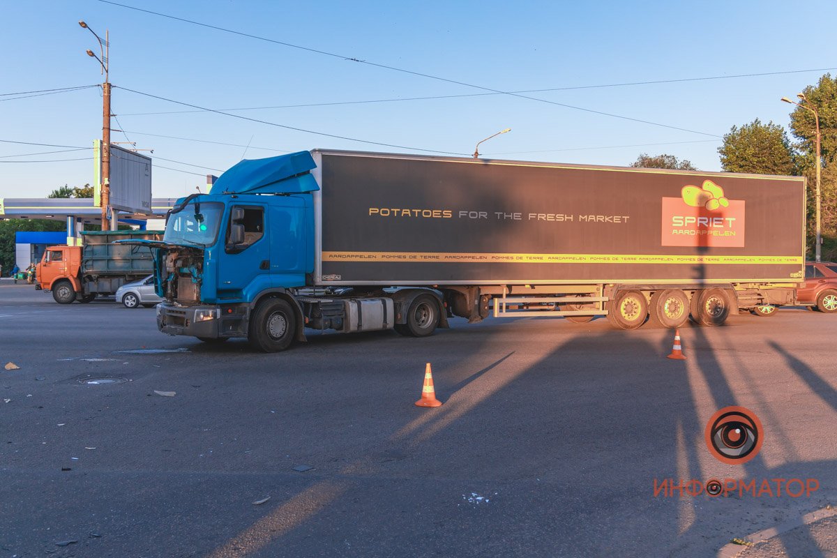 Водитель грузовика не пострадал