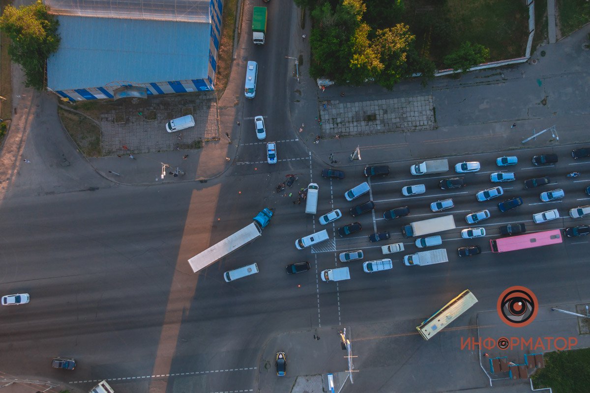 Водитель и пассажир слетели с транспорта