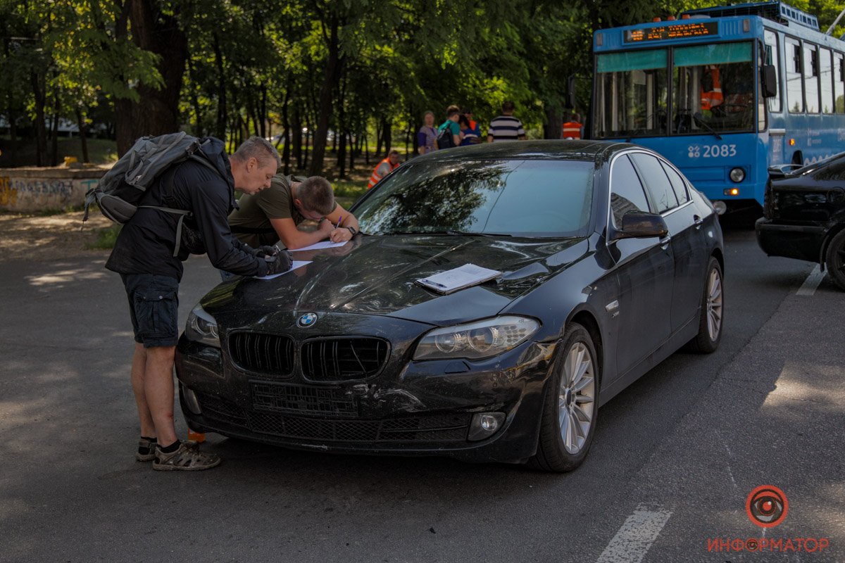 Водитель скутера от помощи медиков отказался