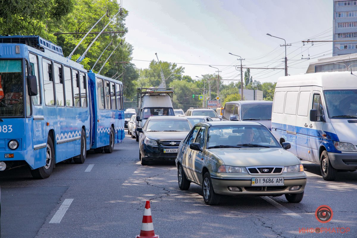 По состоянию на 10:00 проезду троллейбусов ничего не мешает