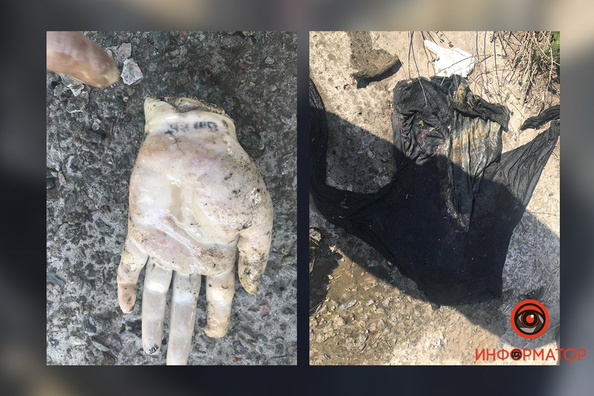 Татуировка на запястье левой руки в виде букв, которые обозначают группу крови: В (ІІІ) Rh+ Татуировка на запястье левой руки в виде букв, которые обозначают группу крови: В (ІІІ) Rh+