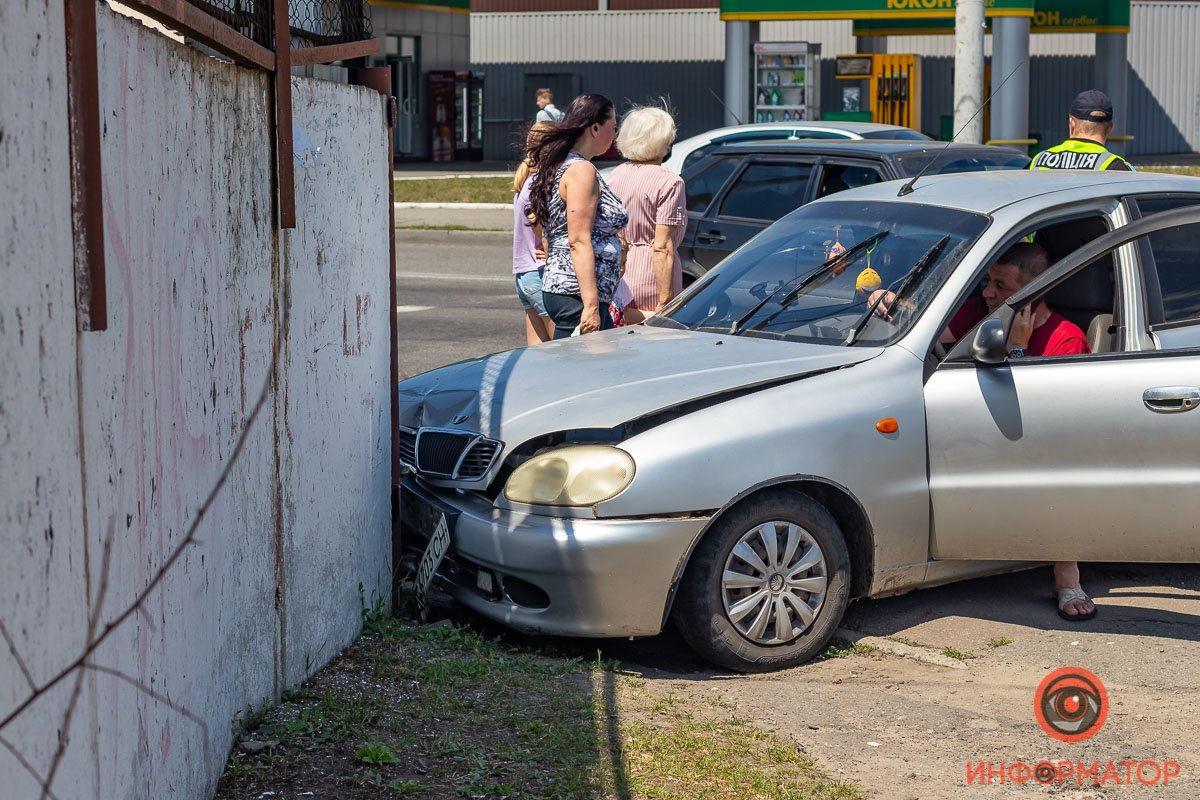 Предварительно, водитель Daewoo объезжал машину и выскочил перед Toyota Предварительно, водитель Daewoo объезжал машину и выскочил перед Toyota