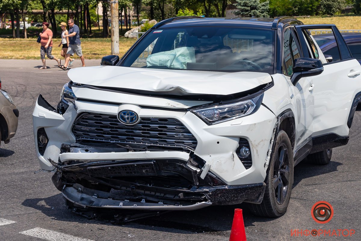 В салоне автомобиля был 4-летний ребенок В салоне автомобиля был 4-летний ребенок