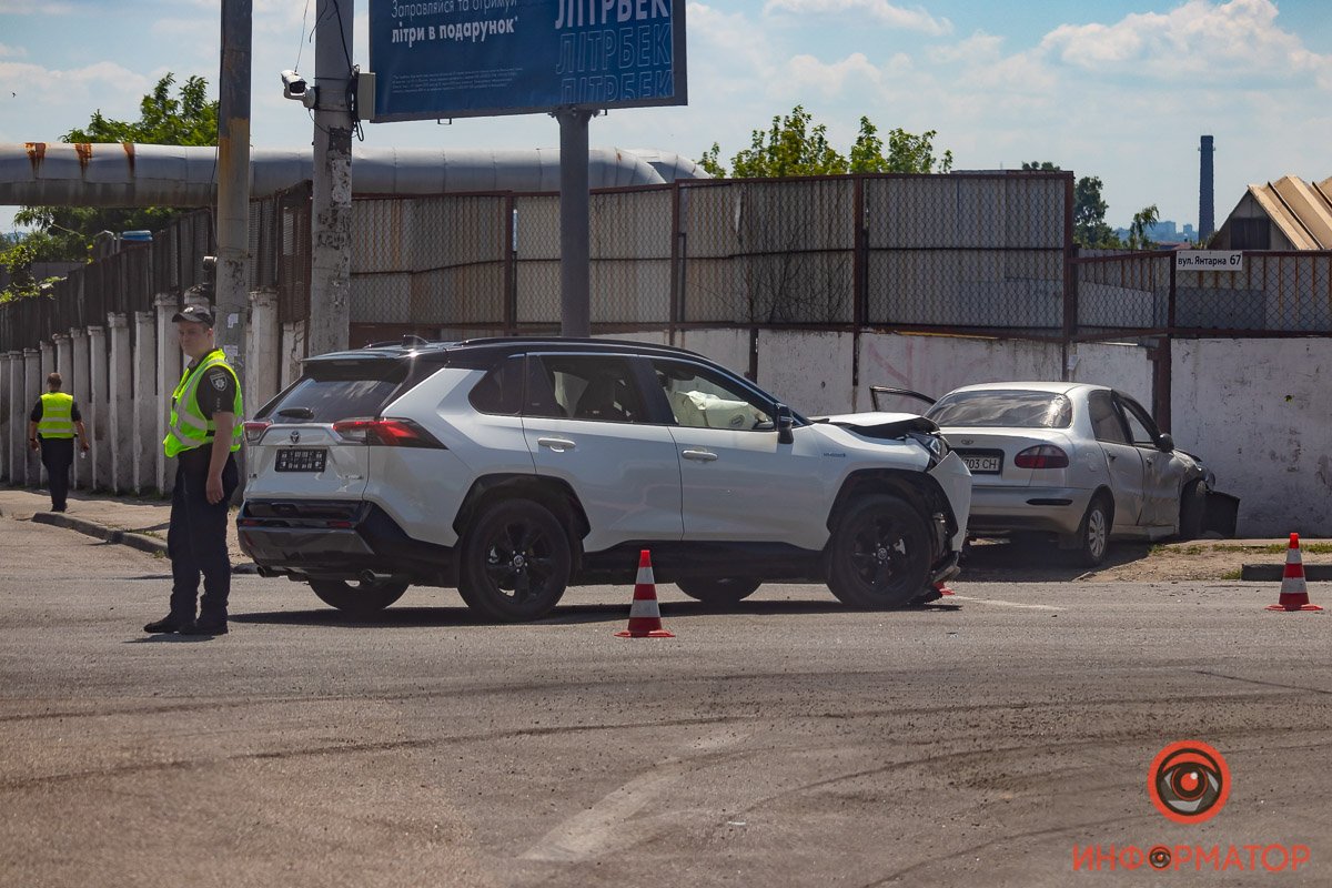 На месте работает регулировщик На месте работает регулировщик