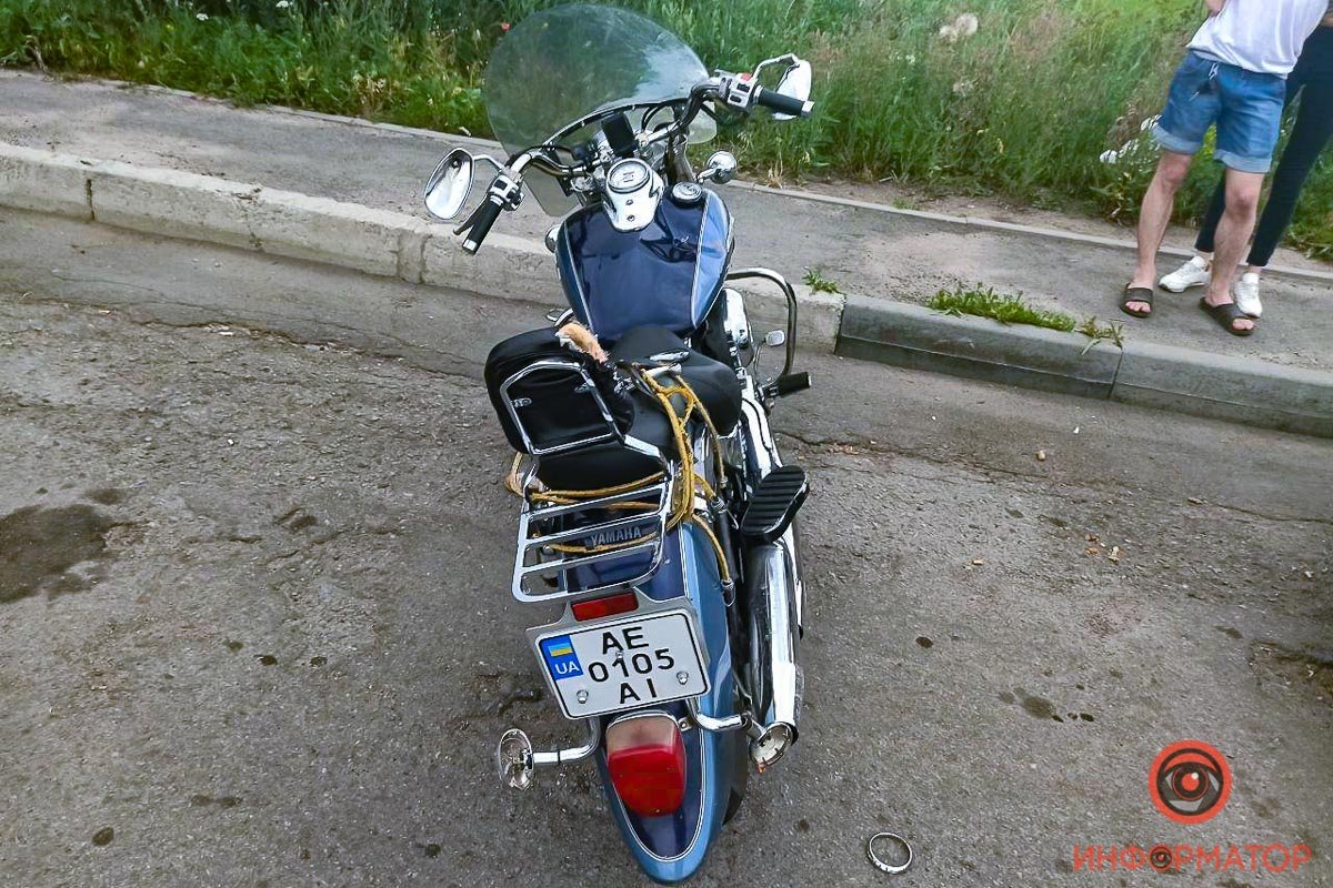 В Днепре на Криворожском шоссе автомобиль сбил мотоциклиста и скрылся: нужна помощь свидетелей 2