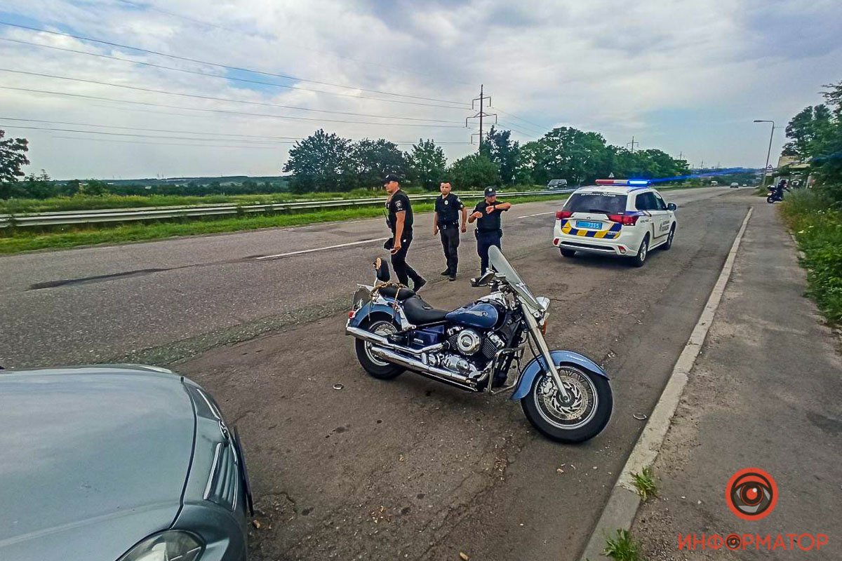 В Днепре на Криворожском шоссе автомобиль сбил мотоциклиста и скрылся: нужна помощь свидетелей 4