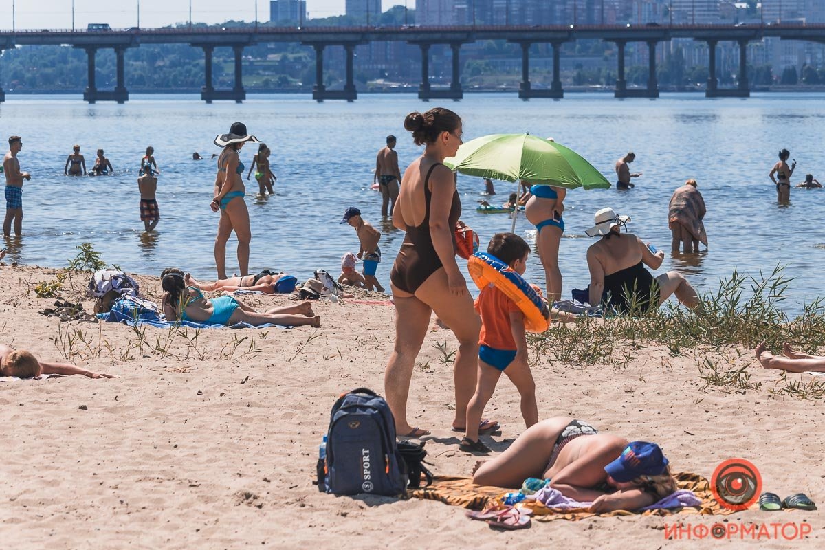 Судя по погоде, двери в ад пора менять