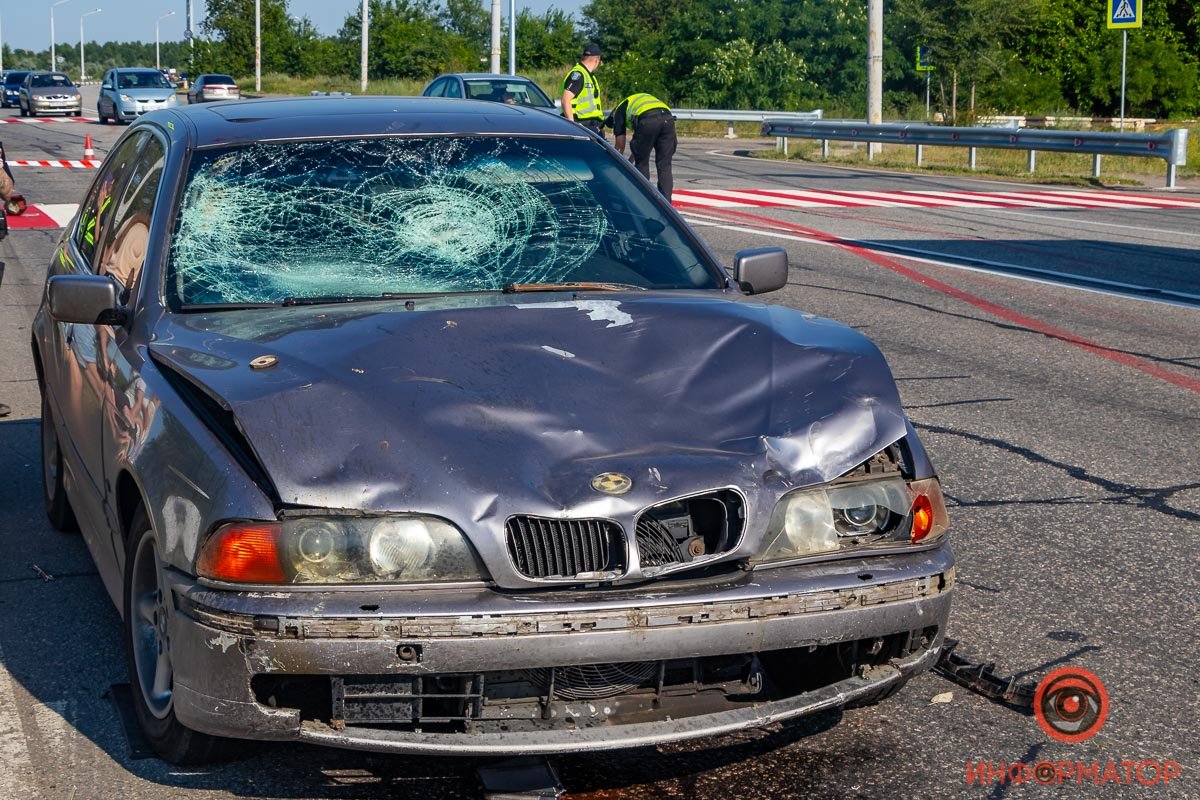 В Днепре на Полтавском шоссе BMW столкнулся с мотоциклом: мужчина умер на месте 2