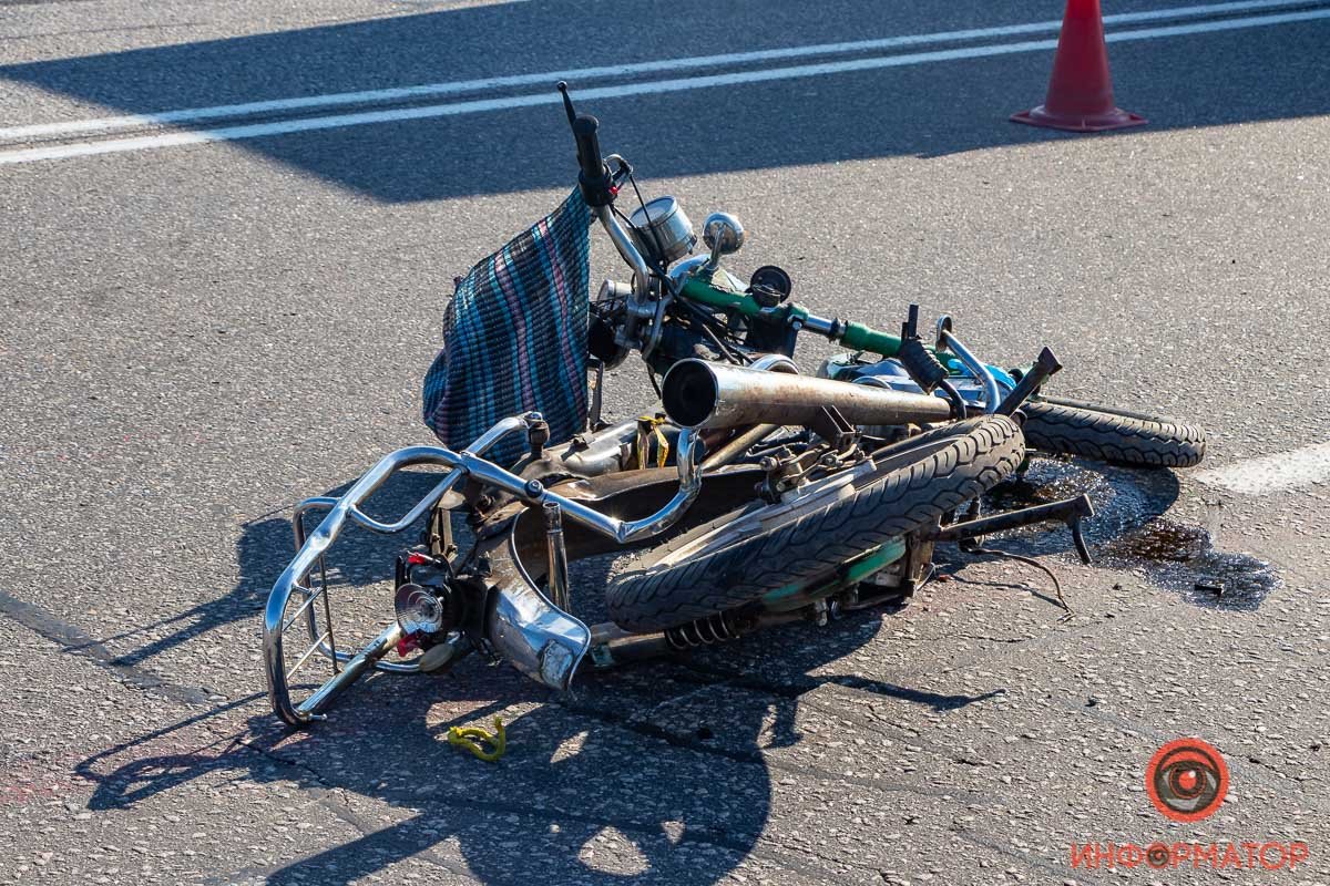 В Днепре на Полтавском шоссе BMW столкнулся с мотоциклом: мужчина умер на месте 3