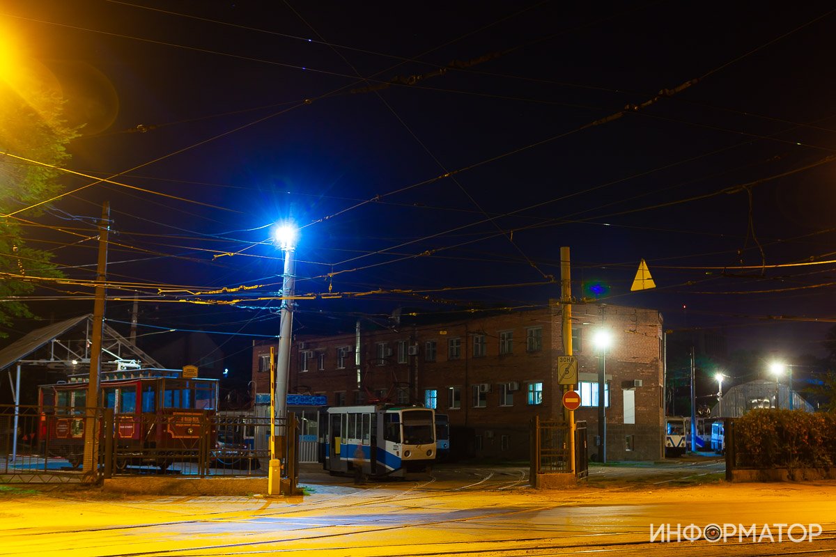 Спят усталые трамваи Спят усталые трамваи