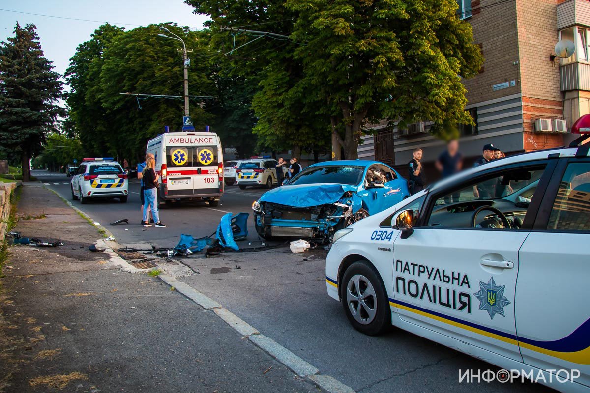 В результате пострадали две девушки В результате пострадали две девушки