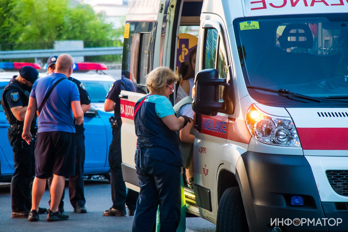 Водитель отвлекал врачей скорой помощи Водитель отвлекал врачей скорой помощи