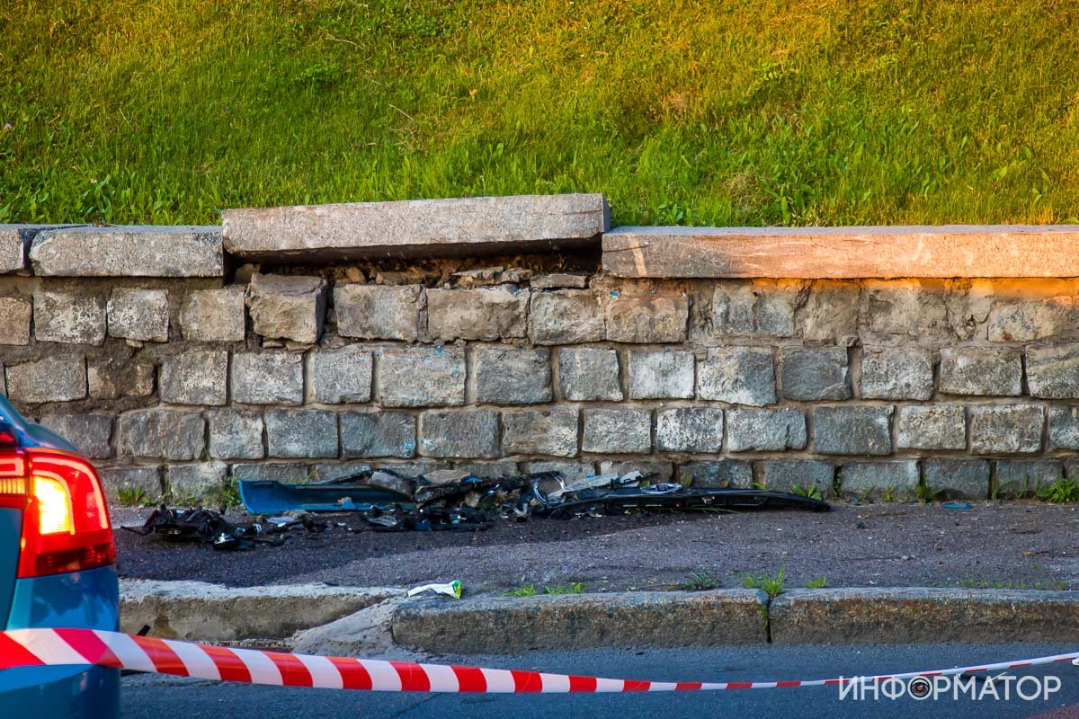 На месте ожидают следователя по ДТП На месте ожидают следователя по ДТП
