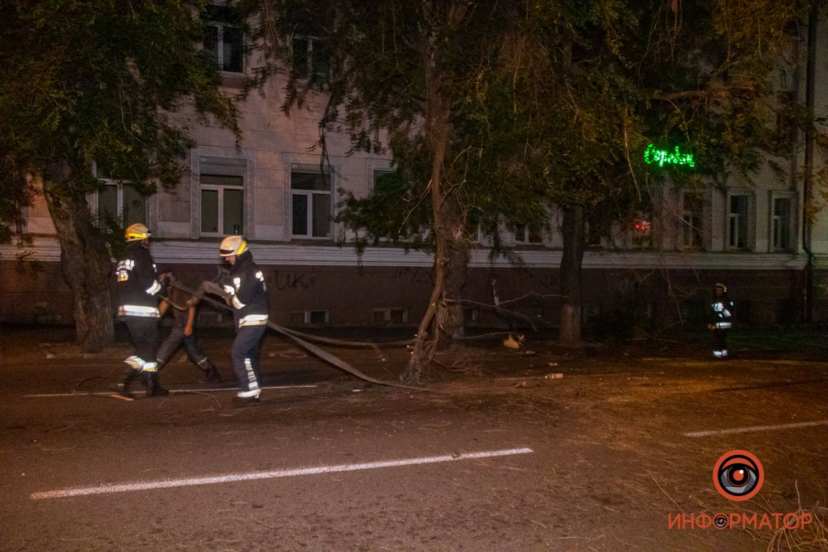 На месте работали сотрудники 2-ой пожарно-спасательной части На месте работали сотрудники 2-ой пожарно-спасательной части