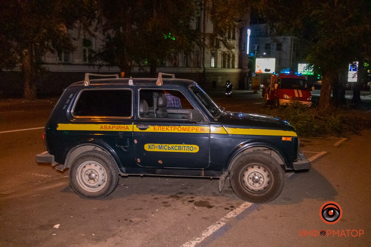 Также приехали и коммунальщики Также приехали и коммунальщики