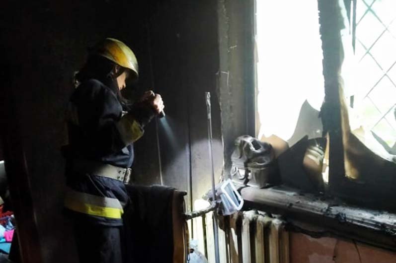 Огонь повредил домашнее имущество Огонь повредил домашнее имущество