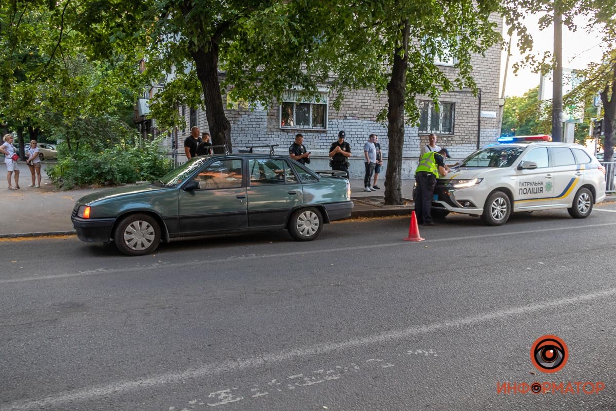 На место приехали патрульные