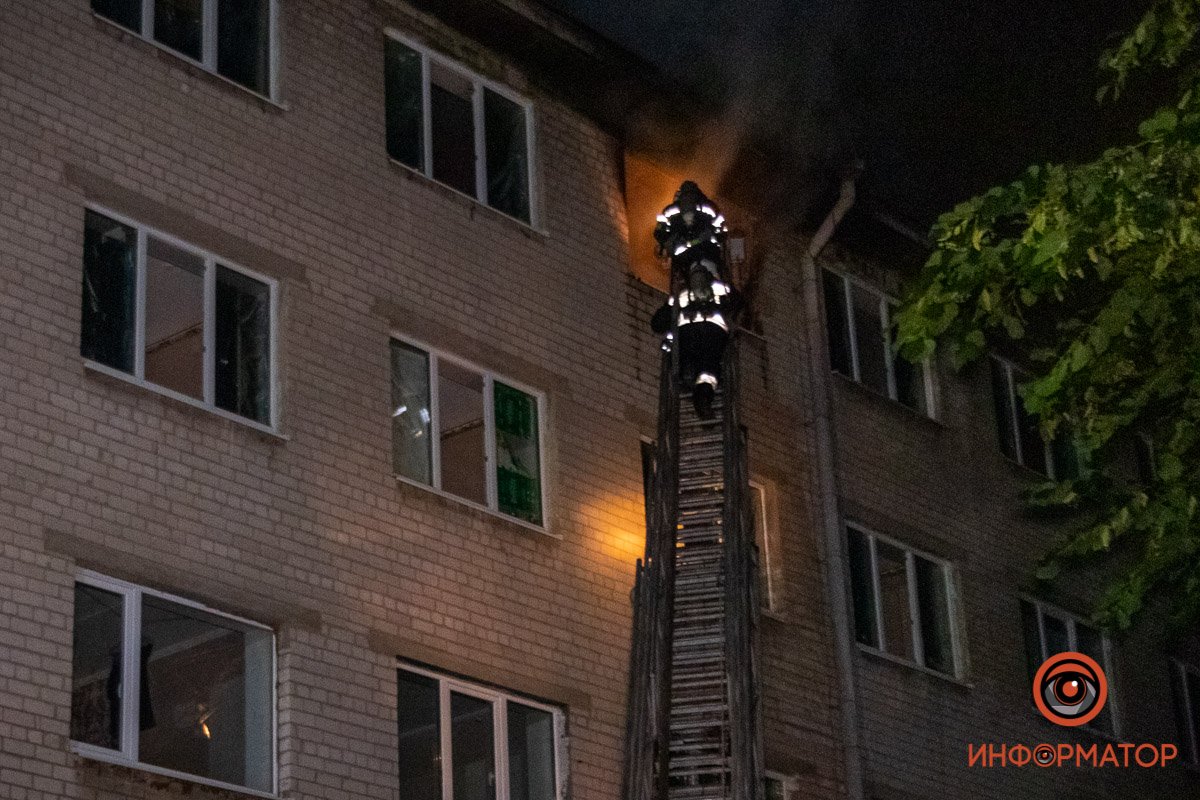 С огнем боролись спасатели 1 и 19 пожарных частей