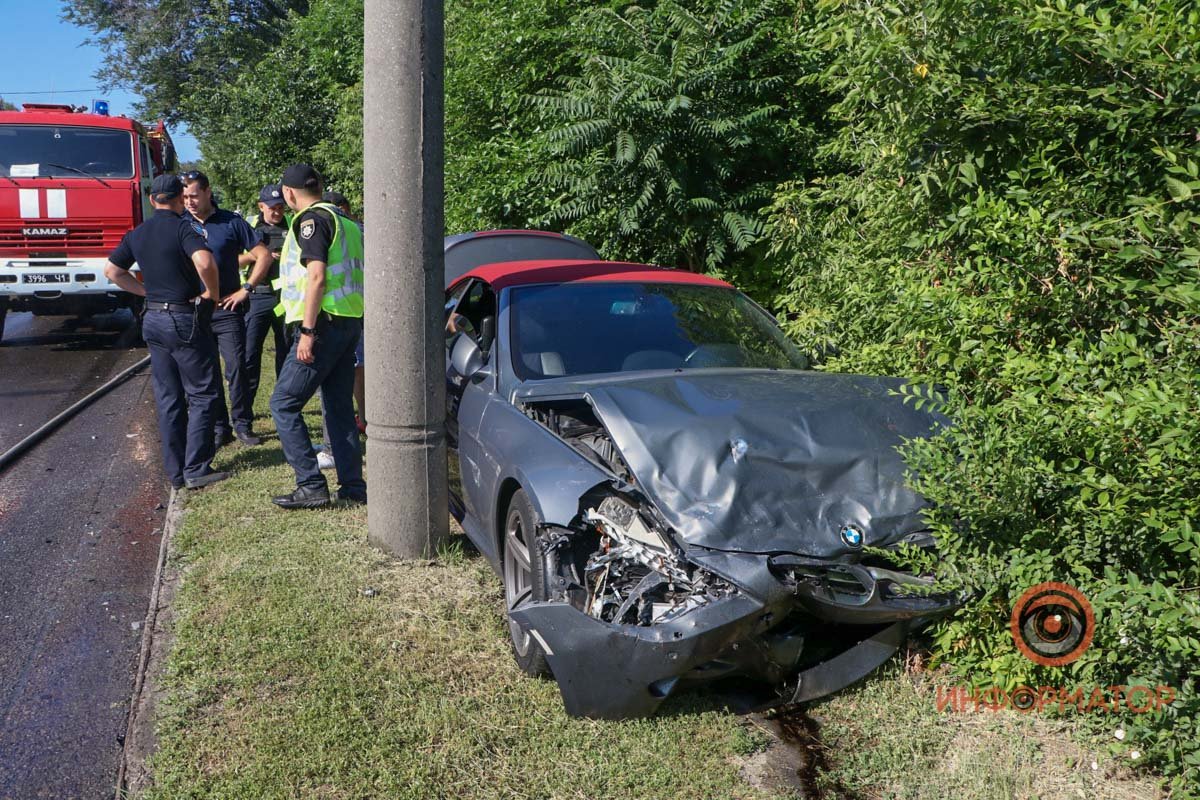 На месте работают спасатели и полиция На месте работают спасатели и полиция